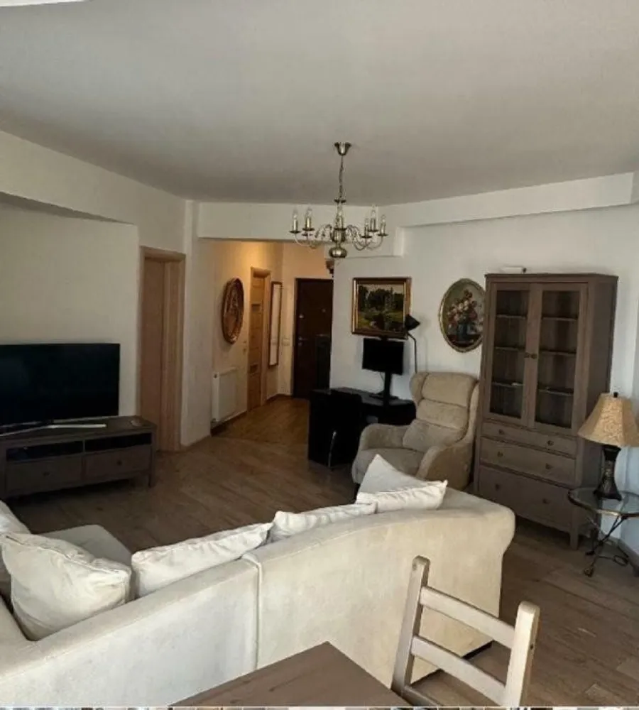 3 camere Timpuri Noi Splaiul Unirii - Proprietar vand apartament de 3 camere localizat intr-un imobil construit in anul 2014, foarte aproape de staţia de metrou Timpuri Noi cu acces rapid către toate mijloacele de transport in comun, este situat pe Splaiul Unirii cu vedere libera spre raul Dambovita.

Apartamentul in suprafaţa utila de 74mp, este situat la etajul 1/6, este foarte luminos, dispune de o compartimentare ideala, precum si de finisaje de calitate.
Living mare (36mp), bucătărie mobilata si utilata, 2 dormitoare, 1 baie, încălzire cu centrala proprie, 1 aparate A/C. 
Apartamentul se vinde mobilat si utilat.
Persoana fizica, nu se percepe Tva , toate actele!