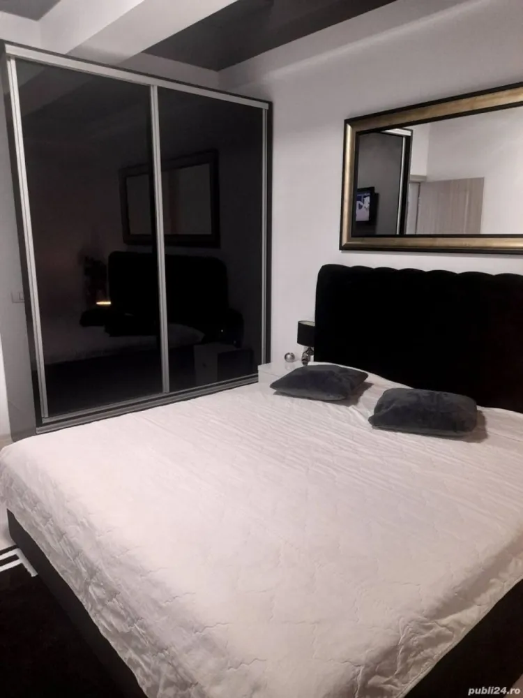 Ag. Eu. vinde Ap. 2 Cam 55 mp Et. 4/5 An 2019 Constanta Mamaia Nord Lidl - Agentia Europa vinde apartament cu o suprafata utila de 55 mp situat la etajul 4/5 intr-o constructie finalizata in anul 2019 in Mamaia nord zona Lidl.
Apartamentul este alcatuit din dormitor ,living cu bucatatie open space , terasa 15m . 
Apartamentl se vinde complet utilat si mobilat