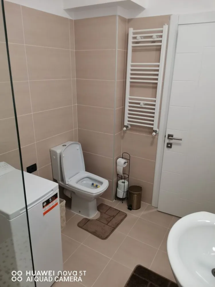 Garsonieră Mamaia Nord - Vând garsoniera nouă complet utilată într-un complex rezidențial situat în Mamaia Nord, Strada D10, la 150m de plajă, etaj 6din 8+1,cu piscină proprie, balcon. Complex Almar Luxury!Blocul a fost terminat în luna mai 2022!