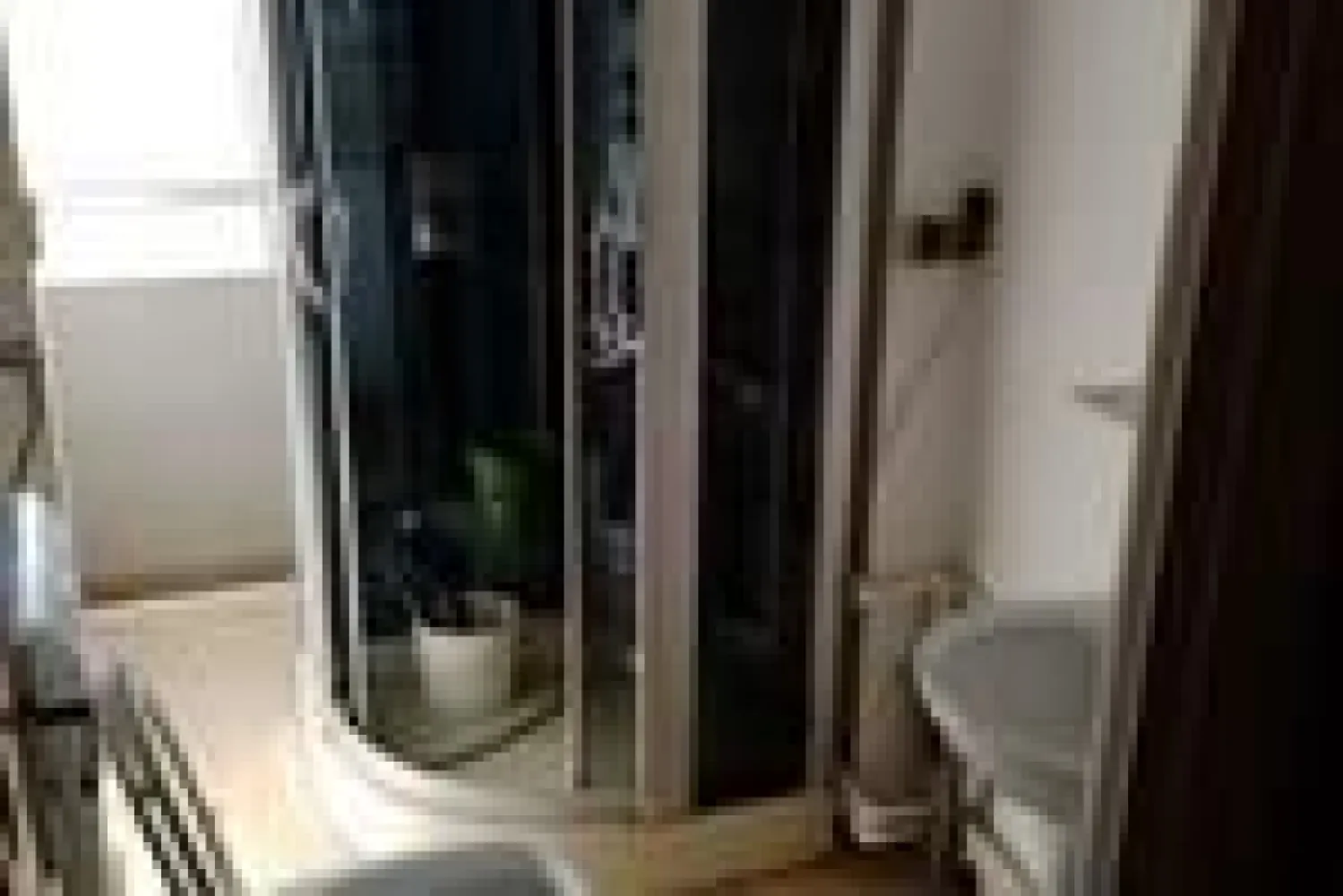 ageuropa.ro vinde apartament cu 2 camere, etaj 5/5 Parcul Carol. - Agenția EUROPA vinde apartament 2 camere confort 1 in vila, etaj 5/5, suprafata 52mp cu balcon. Vila construita in anul 1940, toate imbunatatirile, contorizat, centrala termica, intrare usa metalica, gresie, faianta, termopan, calorifere noi, bucatarie separata, renovat total 2023.