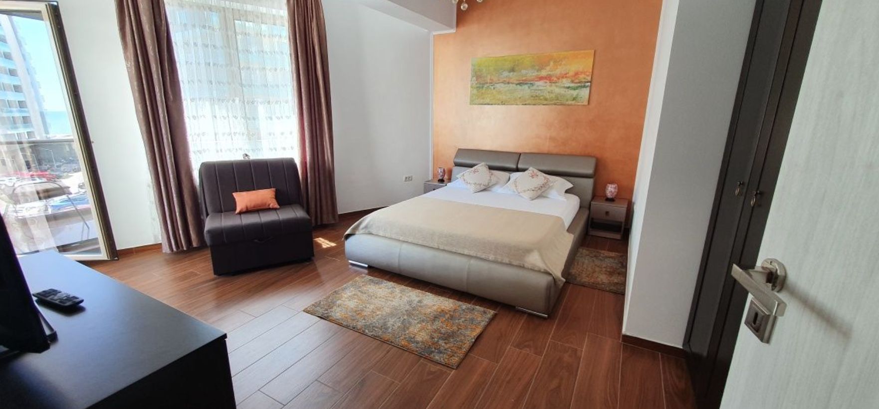 Studio de vanzare 40 mp Et. 3/4 Mamaia nord Twin Rezidence aproape de plaja