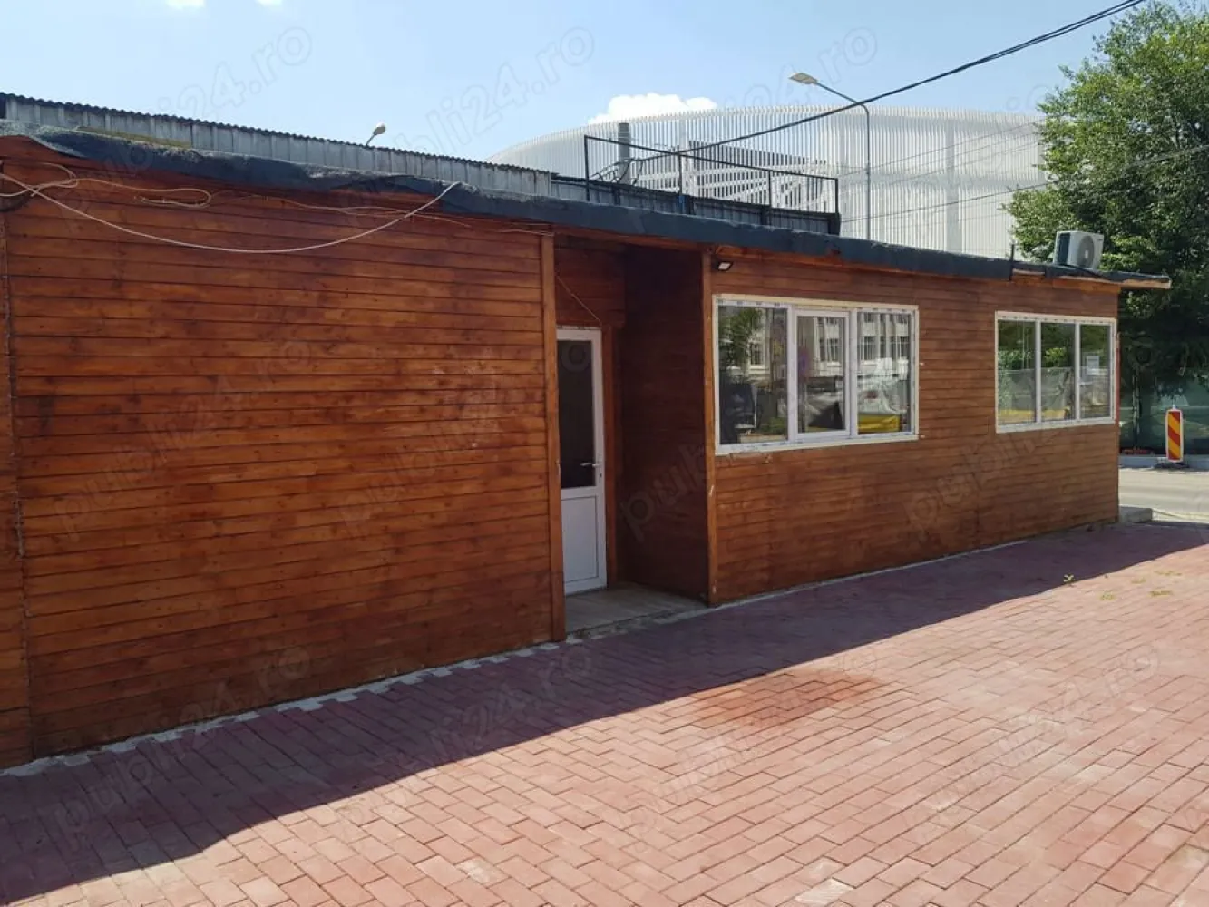 Spatiu de inchiriat zona Aparatorii Patriei - Spatiu 75 mp de inchiriat , zona Aparatorii Patriei vis-a-vis de noul patinoar Berceni Arena.