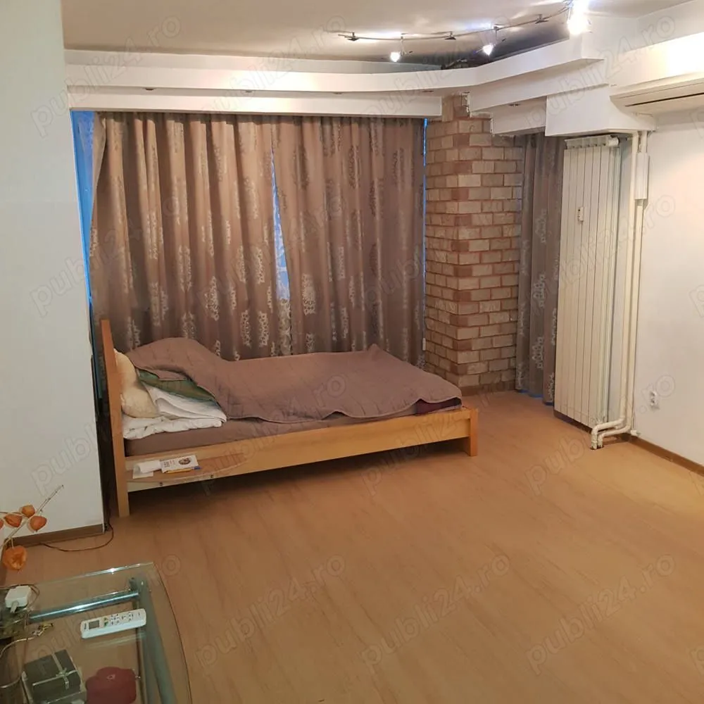 Apartament 3 camere Nerva Traian - Vand apartament cu 3 camere in Bucuresti, sector 3 , Nerva Traian, 79mp, etaj 3 7, structura beton, 2 bai, vedere spate si lateral.