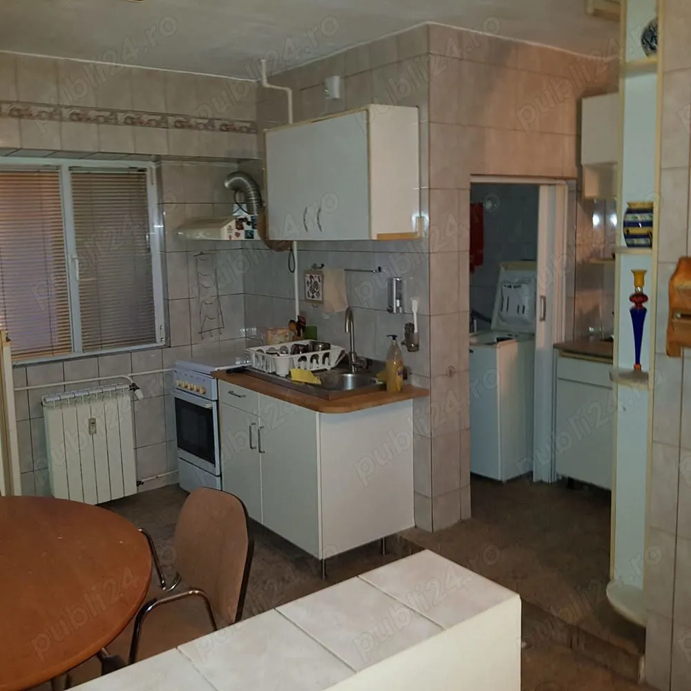 Apartament 3 camere Nerva Traian - Vand apartament cu 3 camere in Bucuresti, sector 3 , Nerva Traian, 79mp, etaj 3 7, structura beton, 2 bai, vedere spate si lateral.