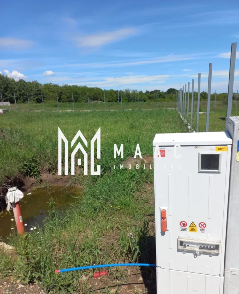 Teren Intravilan | 500 Mp | Calea Cisnadiei - MAAC Imobiliare vă oferă spre vânzare un teren intravilan cu suprafața de 500 mp, situat pe Calea Cisnădiei, într-o zonă frumoasă și liniștită, ideală pentru construirea unei locuințe. ✅ Autorizație de construcție ✅ Drum asfaltat și iluminat stradal ✅ Utilități disponibile: Apă Canalizare Curent electric trifazic O oportunitate excelentă pentru investiție sau pentru construcția unei case moderne într-o zonă în plină dezvoltare! 📍Pentru mai multe detalii sau programarea unei vizionări, nu ezitați să ne contactați specificand ID: CP2560138 }}