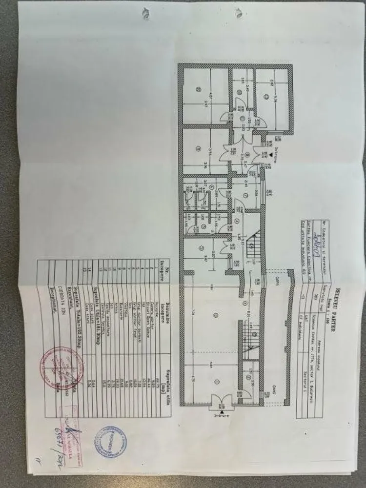 Cladire noua birouri cu spatiu de expunere, P+2, 466 mp util, Sos. Chitilei S1 - Vindem imobil nou format din parter + 2 etaje si curte, ideal pentru firme care au necesar de spatii de expunere si birouri.
Imobilul este situat stradal, pe Sos. Chitilei 177 A, sector 1.
Dispune de parter cu suprafata totala de 192 mp, din care 74 mp spatiu de expunere;
Etaj 1, cu suprafata totala de 237 mp, din care 117 mp spatiu de expunere;
Etaj 2, cu suprafata totala de 67 mp, din care 61.5 mp spatiu de expunere si terasa circulabila in suprafata de 62 mp.
Imobilul este construit in anul 2012 si dispune de:
- Curent trifazic;
- Gaze, centrala proprie;
- Apa curenta;
- Instalatie de alarma;
- Internet prin fibra optica;
- Centrala telefonica.
