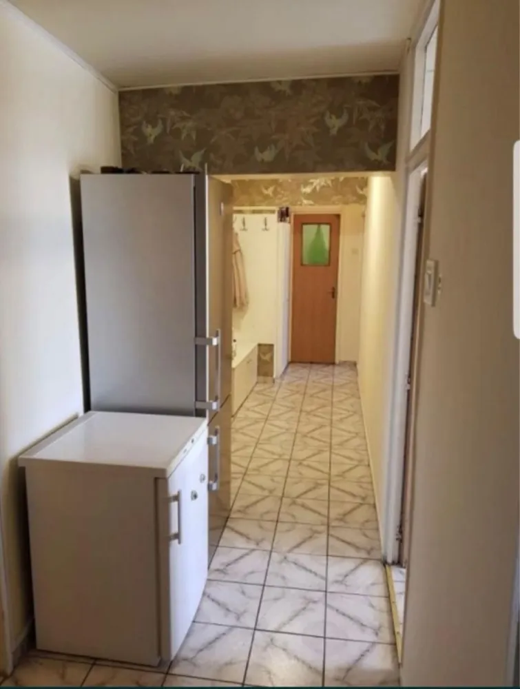 Ag BRASADAS vinde ap 4 cam Et 9/9 Crangasi - Agenția BRASADAS vinde apartament cu apartament cu patru camere în cartierul Crangasi la etajul 9/9.