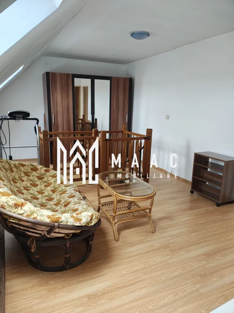 Apartament 2 camere | 37 MPU | Mobilat | Terezian - MAAC Imobilare va prezinta un apartament 2 camere tip mansardă, zona Terezian, în apropierea Pizzeriei Hot, o locație cu acces facil către mijloace de transport, magazine și alte facilități urbane. Caracteristici: Compartimentare pe două niveluri Suprafață bine organizată Etaj: 5 din 5 An construcție mansardă: 2007 Compartimentare interioară: Nivelul I: Hol de acces Baie cu cabină de duș Dormitor luminos Living open-space cu bucătărie complet mobilată și utilată Nivelul II: Zonă de relaxare sau birou Dormitor suplimentar Baie cu cadă. Dotări și beneficii: Se vinde complet mobilat, gata de mutare sau închiriere Centrală termică proprie cu calorifere Luminozitate datorită poziționării și ferestrelor bine amplasate Locație: Aproape de mijloace de transport, magazine, școli și puncte de interes. Pentru mai multe informații sau pentru a programa o vizionare: ID: CP2555655 }}