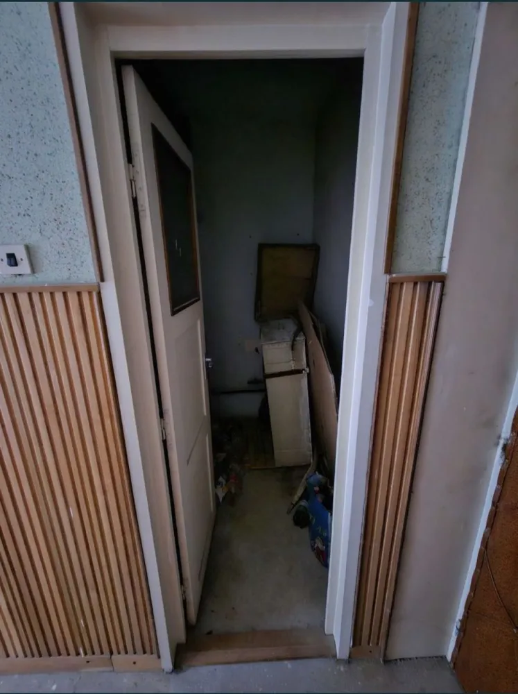 Apartament 3 camere - Apartamentul are 3 camere, suprafata de 70 mp2, are pivnita,etajul 4. Este situat in apropierea Kauflandului, pe adresa Carei, str. Mihai Viteazu, nr. 16, ap. 10