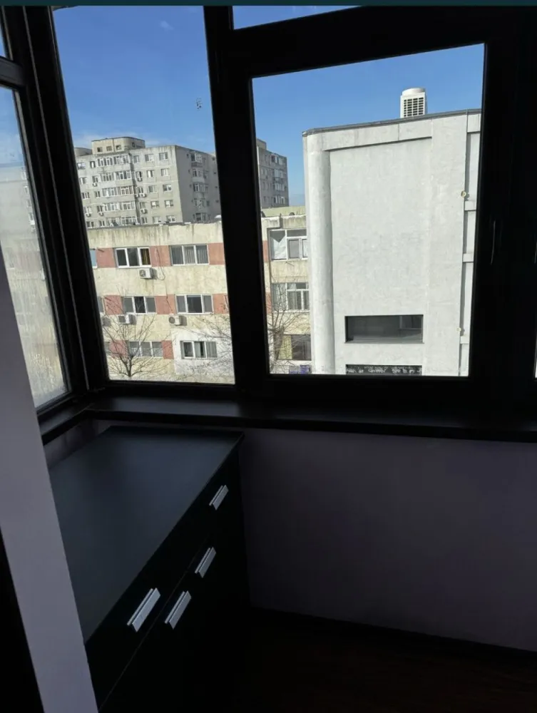 Vand ap 2 cam decomandat casa de cultura - Vând apartament decomandat casa de cultură 53 mp et 4/4 2 balcoane dotat utilat îmbunătățiri izolație termică ,termopane ,gaze ,zona foarte liniștită