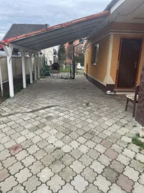 Casă de vanzare