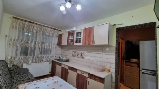 De vanzare apartament 3 camere