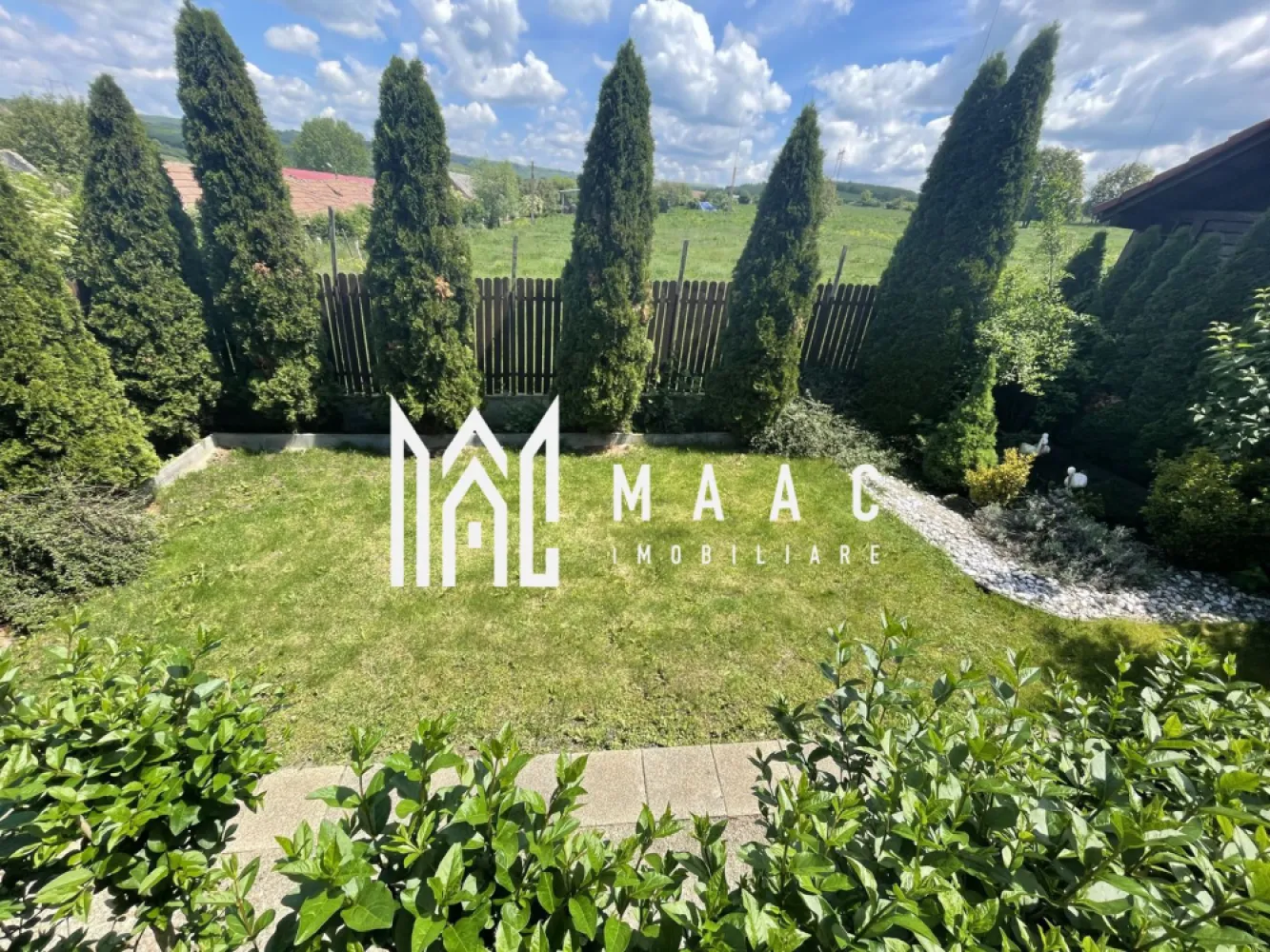 Casă complet mobilată cu teren 407 mp I garaj și foișor I Șura Mare