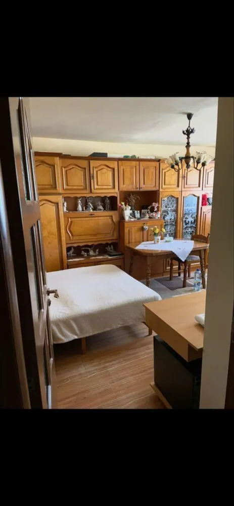 Vand Garsoniera / in zona micro 17 - Agentia imobiliara BRASADAS vinde garsonieră in zona Ostrovului
Etaj 3/4
Suprafața 36 mp
Termopan
Klima
La cerere se poate lasa mobilat s-au ne mobilat.
Www.brasadas.com.