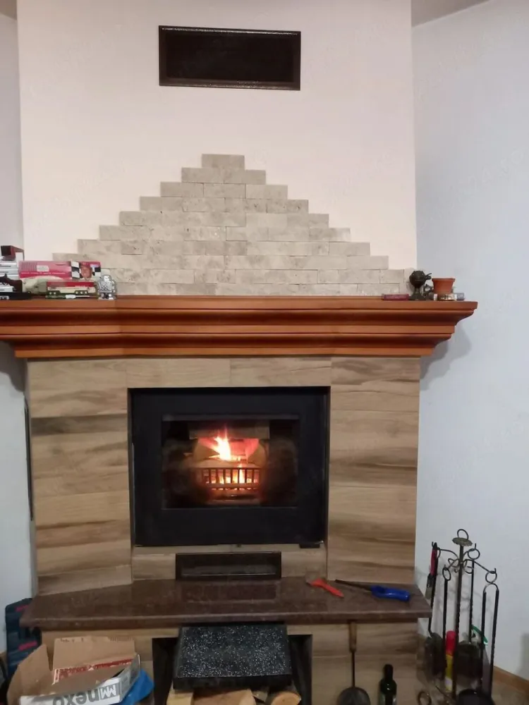 BRASADAS vinde casa cu etaj 5 cam in zona Titulescu.