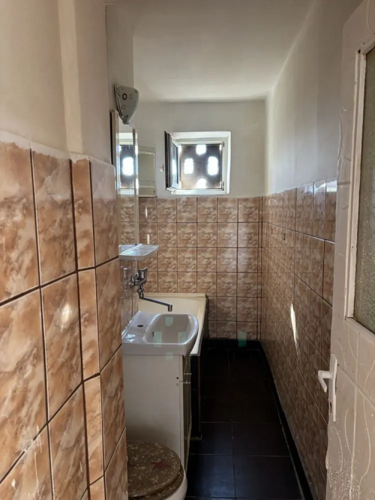 BRASADAS vinde ap 2c etaj 4/4 in 14 Mai. - Agentia imobiliara BRASADAS vinde apartament cu 2 camere în suprafață de 45 metri pătrat într-o zonă liniștită în 14 mai.
Www.brasadas.com.
