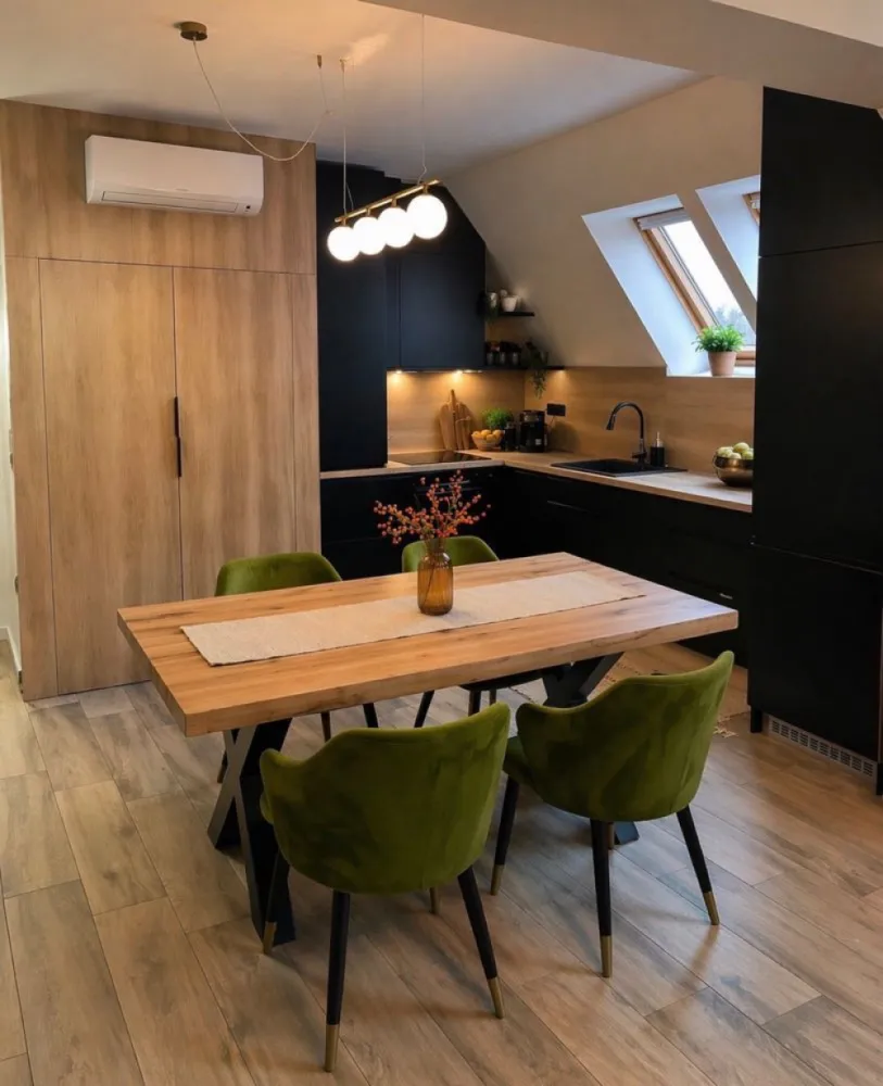BRASADAS vinde ap 3 cam 80 mp etaj 2 in zona Unirii. - Agentia imobiliara BRASADAS vinde apartament modern 80 mp + 10 mp terasa, amenajat în stil modern, situat într-o zonă foarte bună 

Se vinde complet mobilat și utilat, exact ca în poze

Detalii principale:
 • Suprafață utilă: 80 mp
 • Terasă: 10 mp
 • Etaj: 2
 • Bloc construit în 2021
 • Compartimentare:
 • Living spațios
 • Bucătărie cu living open space
 • 2 Dormitoare
 • 2 băi
 • Loc de parcare inclus

Avantaje:
Design modern, finisaje de calitate
Spațiu generos și bine compartimentat
Lumină naturală din plin
Zonă liniștită, ideală pentru locuit
Aproape de facilități (creșă, magazine, etc.)

Www.brasadas.com.