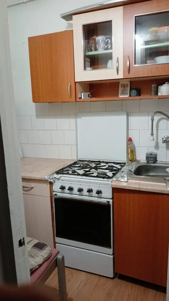 BRASADAS vinde garsoniera pe Ostrovului la etajul 3/4. - Agentia Imobiliara BRASADAS vinde garsonieră in zona Soarelui str Ostrovului situată la etajul 3 din 4, cu acces rapid la mijloace de transport, magazine, farmacii și alte facilități din zonă. 
Locuința nu este recent renovată, fiind potrivită pentru cei care doresc să își amenajeze spațiul după propriul gust.
Spațiu luminos și bine împărțit
Costuri lunare foarte mici (întreținere și utilități reduse) — perfectă pentru cine caută cheltuieli modeste.

Www.brasadas.com.