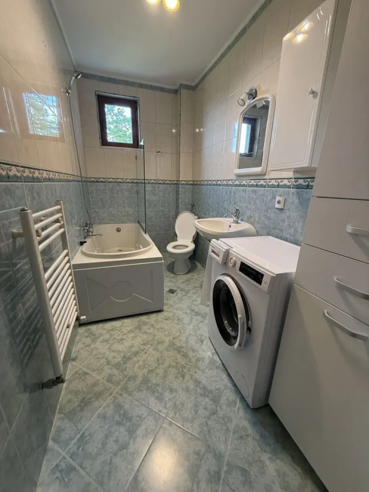 BRASADAS vinde ap 2 cam Carpati 2 - Agentia Imobiliara BRASADAS vinde apartament cu 2 camere mobilat si utilat in Carpați 2, Str. Bârgăului la etajul 1.
Www.brasadas.com.