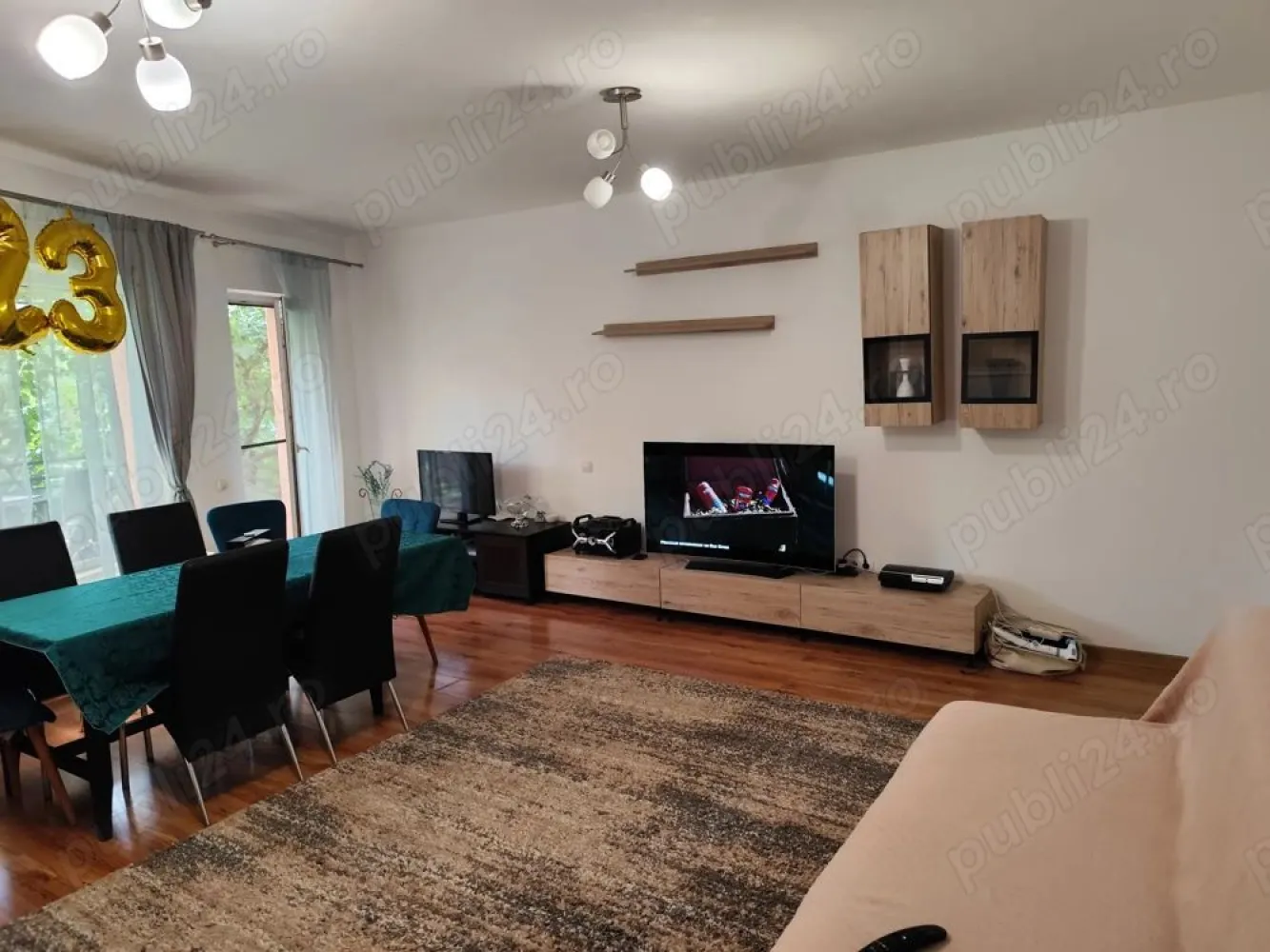 Zonă deosebită, oportunitate de investiție casă individuala in Gruia - Agentia Imobiliara BRASADAS vinde casă individuala solidă, singur in curte, amplasată intr-o zonă deosebit de liniștită din Gruia, cu acces facil la instituții, gradinite, scoli, parcuri, mijloace de transport in comun, la 10 minute pe jos de centrul Clujului.

Ideala pentru locuinta multifamiliala la care se adauga un apartament separat la demisol. 

Suprafata utila este de 300 mp.
Regimul de inaltime este: D+P+E si pod mansardabil.
Terenul este generos - 650 mp, gradina cu pomi fructiferi.
Casa este compusa din 7 camere, living ultraspatios, 4 bai, o bucatarie mare cu loc de luat masa separat, terasa, 2 balcoane, pod amenajabil pentru locuit.