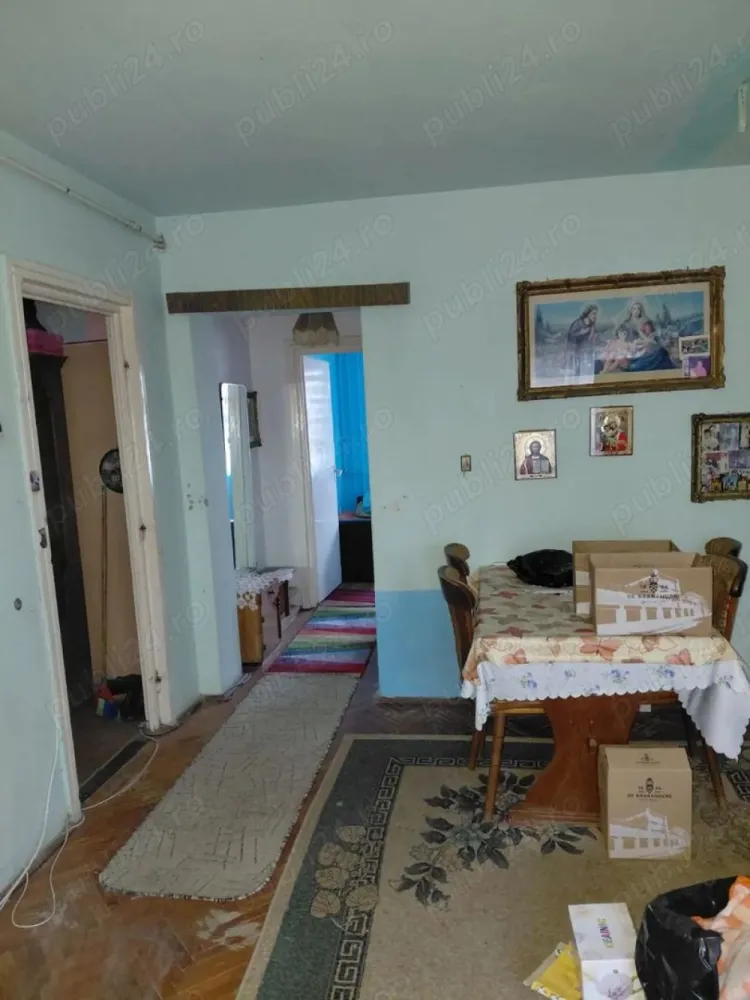 BRASADAS vinde ap cu 2 Cam etaj 1/4 Calea Traian - Agentia Imobiliara BRASADAS vinde apartament cu 2 camere la etajul 1, 50mp.

In centru, pe bulevardul Calea Traian. Compus din 2 camere + bucatarie + baie, hol.

Www.brasadas.com.