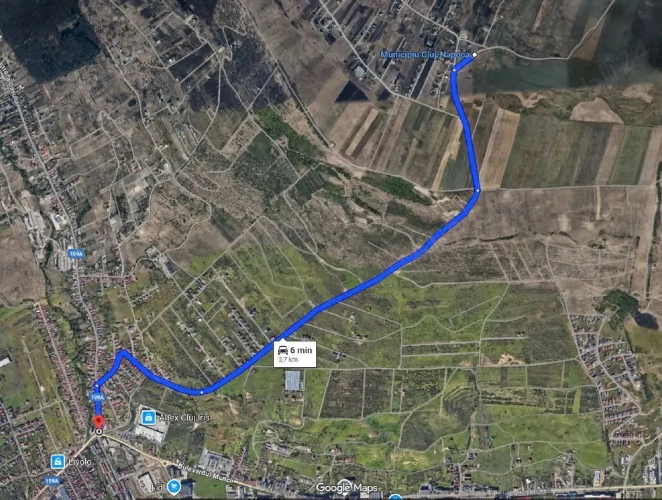 Vand teren extravilan - Vand teren extravilan în Valea Fanatelor cu suprafata de 2800 mp. Terenul are front la drumul principal, accesul la teren se face pe drum asfaltat (3km) iar 700m drum pietruit. Zona de intravilan este la 700m. Utilitatile (apa si curent) sunt la aproximativ 30m de teren. Zona este în curs de dezvoltare.