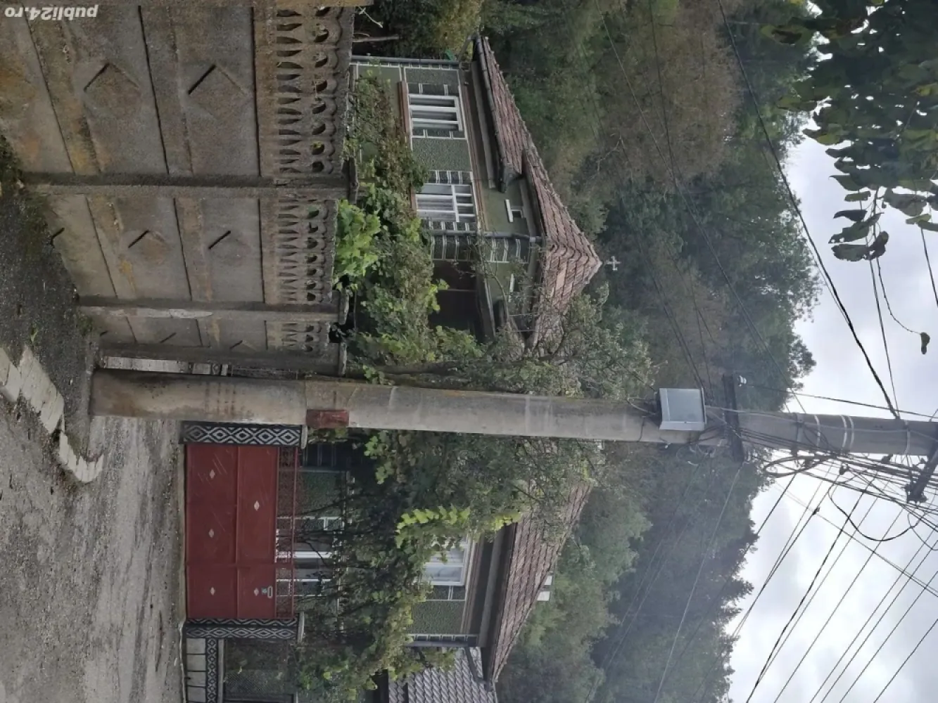 vand casa in loc Gherla - Vând casa în localitatea Gherla strada. Livezii nr 13 suprafara terenului 500 mp front la doua străzi pentru mai multe detalii la nr de tf