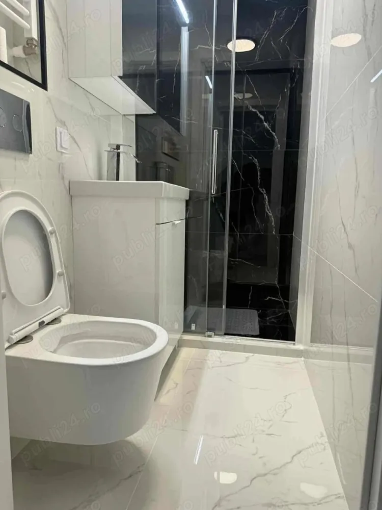 P.F Vand apartament in Plopilor cu doua camere, zona Platinia - P.F Vand apartament in Plopilor vechi cu doua camere, decomandat, complet mobilat si utilat, dotat cu centrala proprie,compartimentat astfel: living, dormitor, bucătărie, baie si doua holuri.
Suprafata apartamentului este de 41mp, situat la parterul inalt al unui imobil cu 4 etaje.
Este situat in zona Centrului Comercial Platinia, pozitionat intr-o zona deosebit de frumoasa, la doar cateva minute de Parcul Central, BT Arena, Bazinul Olimpic si Parcul Iuliu Hateganu.
Zona ofera acces rapid la mijloacele de transport in comun,magazine, banci,farmacii,loc de joaca pentru copii, restaurante,cafenele. 
Pret 170.000 Eur

Pentru mai multe detalii sunati la nr de tel: