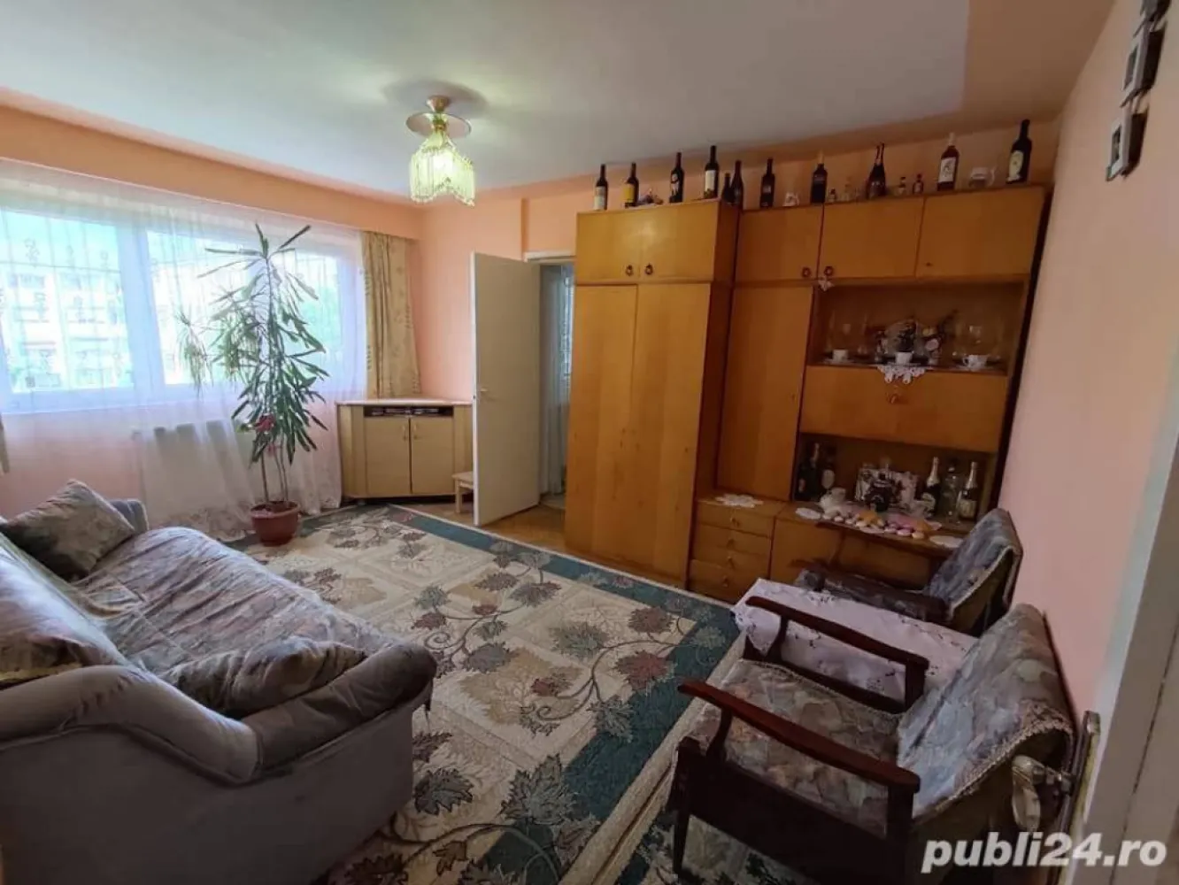 BRASADAS vinde ap 2 cam 14Mai. - Agenția imobiliara BRASADAS vinde apartament cu 2 camera la etajul 3 in 14Mai.
Geamuri termopane montat recent,usa metalica,interfon,centrala termica,izolat din interior.
Se vinde fara mobila
www.brasadas.com.