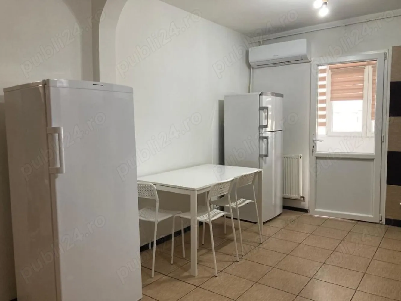 Inchiriez Ap 2 cam zona foarte buna AUREL VLAICU 2 min MALL PROMENADA! - Apartament mobilat, utilat complet la 2 minute de mers pe jos de Mall Promenada și metrou Aurel Vlaicu. Asa cum se vede din imagini apartamentul arata foarte bine, este intretinut,utilat si mobilat complet, cu toate utilitatile! Va astept la vizionare! Mentionez ca nu accept animale de companie!!
Sector 1, Str Căpâlna,nr 2,ap 4 4, cu 2 balcoane, 2 aere condiționate, mobila dormitor mobexpert, mobila sufragerie jisk, internet și cablu TV incluse,LOC DE PARCARE INCLUS.
 
Pentru mai multe detalii, rog contact telefonic whatsapp la numarul :
