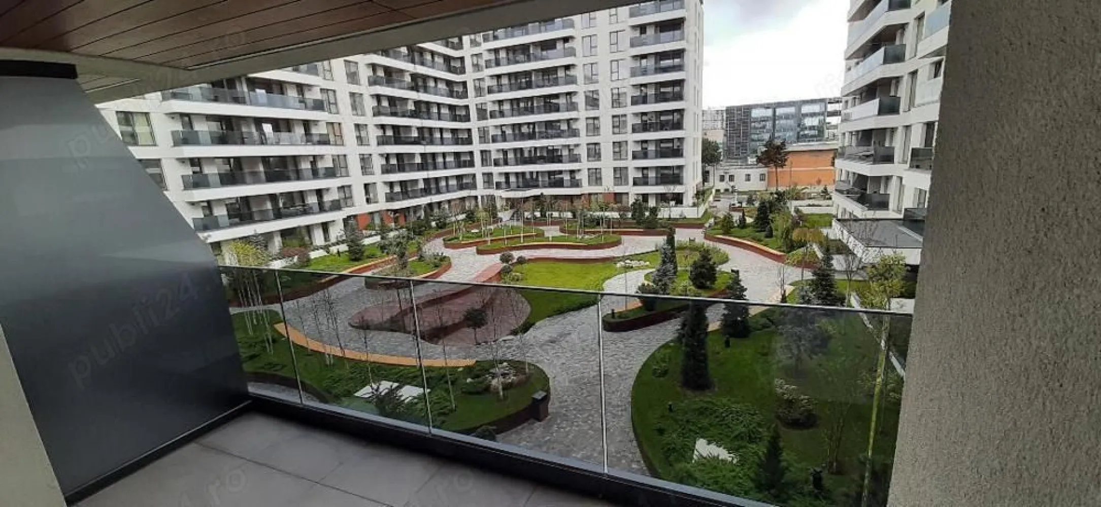 BRASADAS închiriază ap 2 cam Aviatiei - Nusco, Promenada. - Agenția imobiliara BRASADAS închiriază apartament cu 2 camere, constructie 2023, zona Aviatiei, in complexul NUSCO CITY - faza 1. Apartamentul este cu vedere spre gradina interioara din fiecare camera si de pe terasa 10mp. Este decomandat , situat la etajul 2 din 6. Finisajede calitate, incalzire prin pardoseala, complet mobilat si dotat cu toata aparatura necesara: Aparate AC Mitsubishi 2buc; combina frigorifica LG; Masina spalat rufe LG; masina spalat vesela Bosch; plita cu inductie + cuptor electric. Pretul este 770 euro luna in care este inclus si contractul inregistrat la Administratia Financiara.