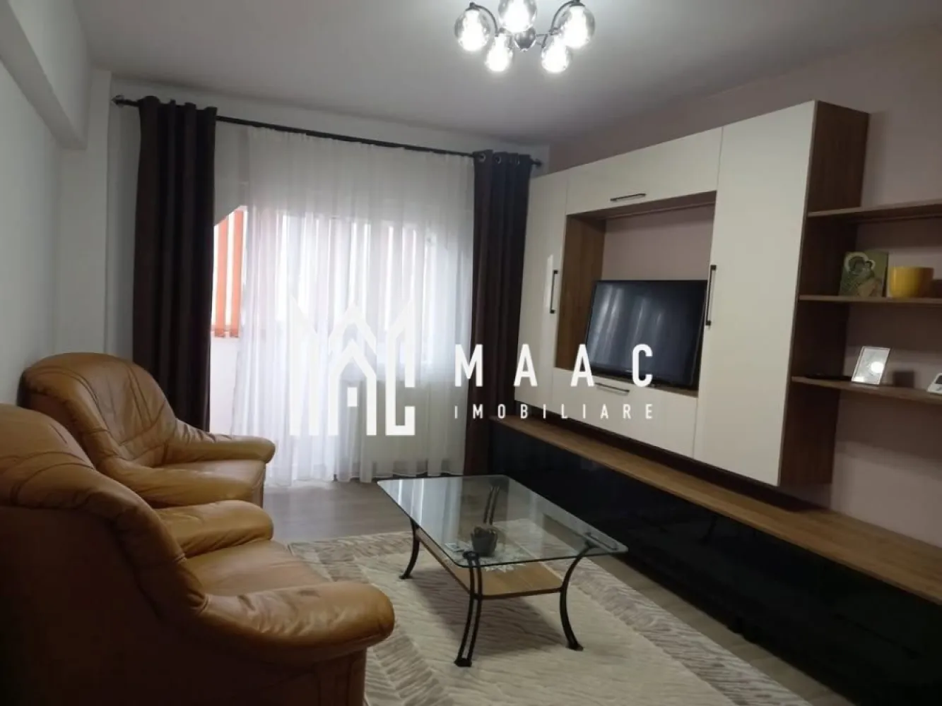 Apartament 2 camere | Decomandat | Etaj 2 | Balcon | Pivniță | Ștrand - Maac Imobiliare prezintă un apartament spațios și complet decomandat, situat la etajul 2 din 4 al unui bloc bine întreținut din cartierul Ștrand. Locuința dispune de o suprafață totală de 71 mp, din care 61 mp utili și balcon generos de 10 mp, perfect pentru momentele de relaxare. Apartamentul a fost renovat recent, inclusiv instalația electrică și cea termică, oferind un confort modern și siguranță. Este compus din două camere mari, bucătărie separată, baie cu geam, hol spațios și balcon închis. Se vinde mobilat și utilat complet, exact ca în fotografii – gata de mutat! Beneficiază de o pivniță mare, ideală pentru depozitare suplimentară, și se află într-o zonă foarte bine dezvoltată, cu acces facil către: stații de autobuz, școli și grădinițe, magazine și farmacii, parc și alte facilități de cartier. Ideal pentru locuit sau investiție! Pentru mai multe detalii specificati ca ati vazut anuntul cu ID: CP2539690 }}