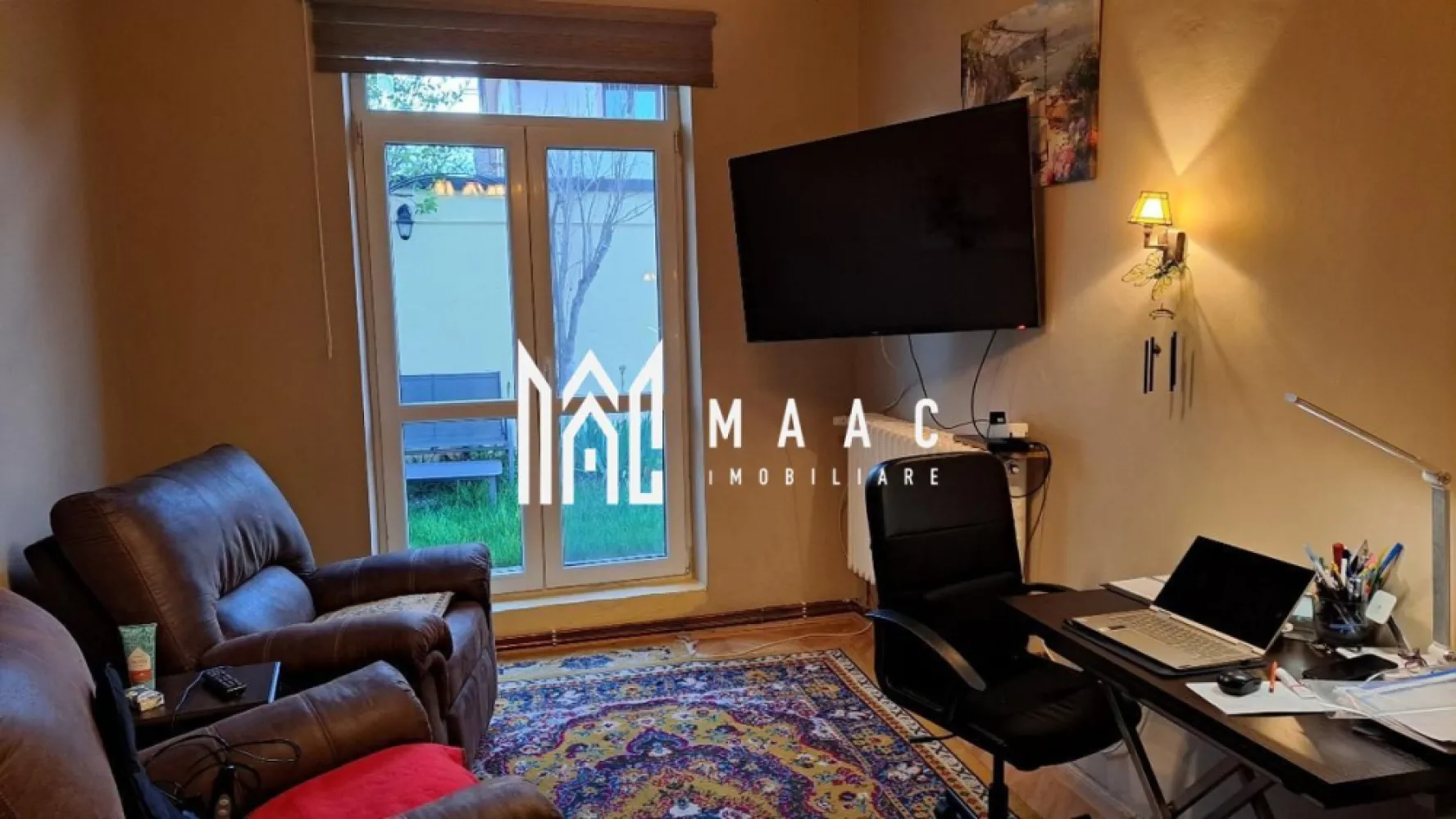 Casa individuala | 5 Camere | Teren 305 MP | Trei Stejari - MAAC Imobiliare va prezinta o Casă individuală, ideală pentru locuință sau investiție – Zona Trei Stejari. Caracteristici: Suprafață utilă: 200 mp Suprafață teren: 305 mp Suprafață liberă: 115 mp An renovare: 2024 Construcție solidă, cu spații generoase și funcționale Compartimentare: Demisol: Pivniță uscată, bine ventilată, în suprafață de 36 mp, ideală pentru depozitare sau crama Parter: Living generos, luminos, bucătărie separată, funcțională, cu acces direct către curte, două băi complet amenajate, hol spațios de distribuție, 3 camere ce pot fi configurate ca dormitoare, birou sau cameră de oaspeți. Etaj: 3 dormitoare, dintre care două sunt la stadiul de gri – posibilitatea personalizării finisajelor de către viitorul proprietar O baie (de asemenea la stadiul de gri), cu toate instalațiile pregătite Două balcoane cu priveliște deschisă Curte și anexe: Garaj de 36 mp, cu acces direct din curte Carport acoperit pentru a doua mașină Magazie de scule – utilă pentru depozitare și întreținere Toaletă de serviciu în exterior, practică pentru zilele petrecute în curte Avantaje cheie: Casă complet renovată în 2024 Zonă exclusiv de case, aerisită, cu vecini de calitate Acces rapid către centrul orașului, dar și către zonele verzi și liniștite ale orașului Pentru mai multe detalii, precizati telefonic ca ati vazut anuntul cu ID: CP2538220 }}