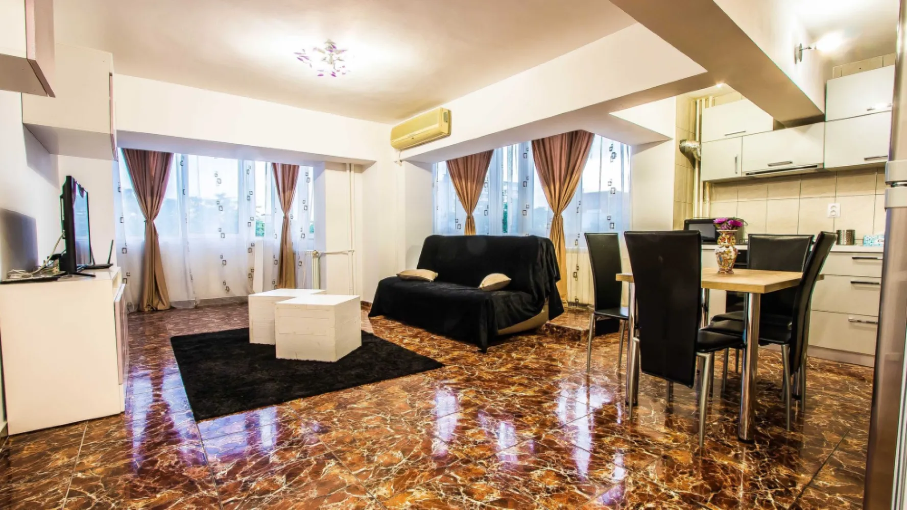 BRASADAS închiriază Ap 2 cam Et 2/10 B-dul Unirii. - Agenția imobiliara BRASADAS închiriază apartament cu 2 camere Bulevardul Unirii, cu intrare stradala din bulevard, etaj 2/10.
Apartament este liber, disponibil, complet utilat, mobilat, 2 AC, 2 tv+internet , 
1l+1l garantie. 
Pentru mai multe oferte accesați www.brasadas.com.