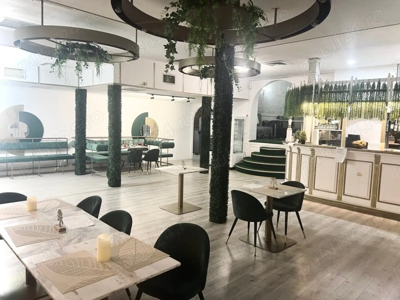 Vânzare Închiriere proprietate 756m2 ultracentral, lângă Arcul de Triumf - Vânzare Închiriere proprietate deosebită situată ultracentral, pe strada Clucerului, la câteva minute de Arcul de Triumf. Suprafața terenului: 756m2
Construcție existentă: Spațiu comercial de 500m2, funcționând ca restaurant încă din anul 2000 până în prezent.
Pentru mai multe informații: Telefon -
