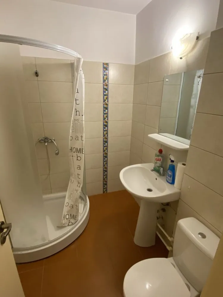 2 camere vis a vis AFI Cotroceni - parcare - proprietar - Apartament 2 camere vis a vis de intrare AFI Cotroceni

parter din 4, 53mp, bloc reabilitat, repartitoare caldura.
loc parcare inclus
situat la 50m de Afi si 3 min de metrou Orizont

Direct proprietar.

1 chirie + 1 garantie