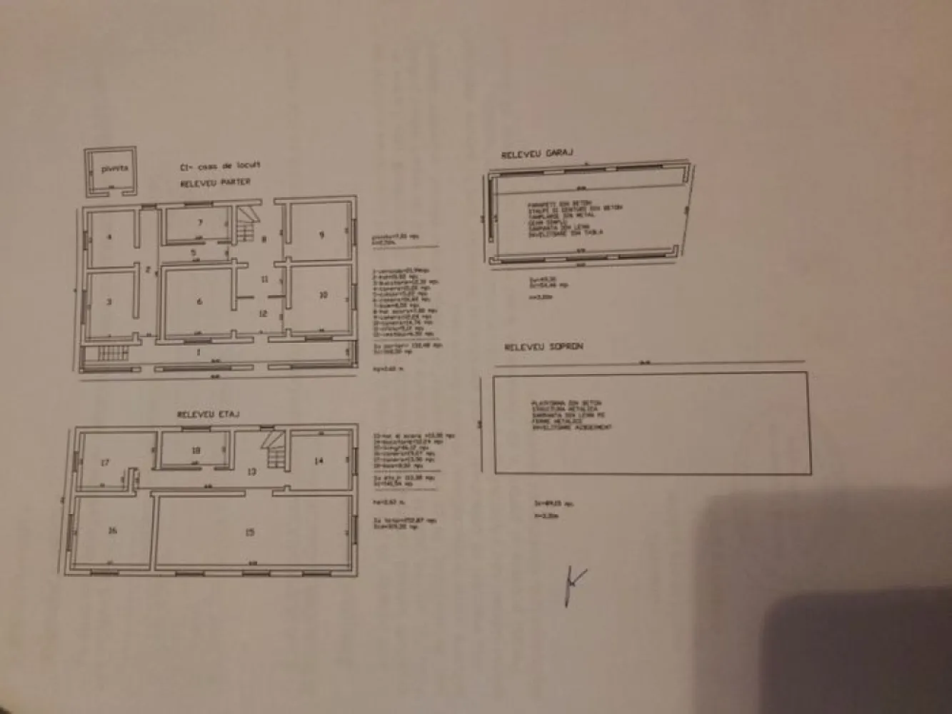 Rahova str. Pucheni casa si teren 1950 mp - proprietar - Proprietar vand casa si teren
Localizare pe strada Piatra Alba nr 39-41 colt cu strada Pucheni

Casa are o suprafata utila de 240mp cu amprenta la sol de 165mp formata din parter si etaj
Parter:
- veranda
- 4 camere
- 1 bucatarie
- 1 baie
Etaj:
- living
- 3 camere
- 1 bucatarie
- 1 baie
Mansarda/ pod inalt cu posibilitate de transformare in spatiu locuibil
Pivnita 8mp utili la subsol bine izolata fara infiltratii
Pe curte se mai afla 2 constructii : 1 garaj 55 mp si 1 terasa acoperita 90 mp (posibilitate spatiu comercial)

Teren suprafata totala 1950 mp
Pe teren sunt pomi fructiferi si vita de vie

Deschidere 42 mp la strada Piatra Alba si deschidere 11 m la strada Pucheni

Utilitati: curent electric, gaze, apa curenta si canalizare
Garajul are separat curent electric trifazat
In curte este si o fantana cu hidrofor
Incalzirea se face cu centrala termica pe gaz

Statie de autobuz fix pe strada Pucheni
Piata, magazine, scoli, etc. in imediata apropriere
Vis-a-vis de targul de legume Pucheni