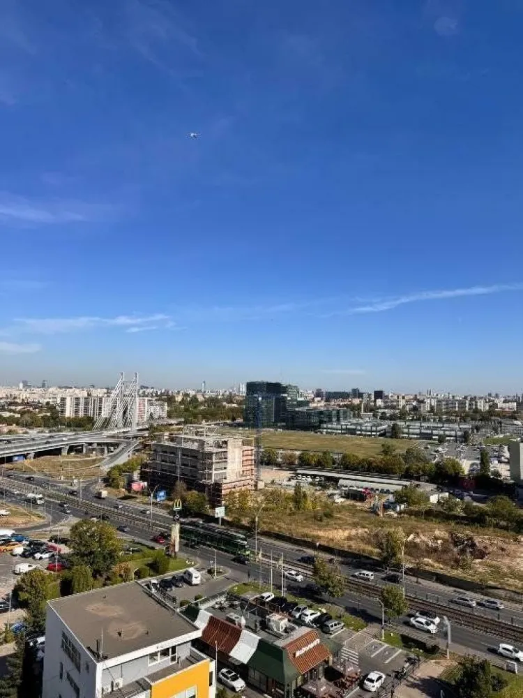 Virtutii Mc Donalds ,Lacul Morii,Grozavesti - bloc finalizat ,apartament tip duplex situat la etajul 10 si 11 ,compus din 3 dormitoare ,3 bai,living ,bucatarie,terasa 45 mp.Apartamentul este dotat cu incalzire in pardoseala,centrala proprie,pregatire pentru panouri solare,gresie ,faianta si parchet calitate premium PRETUL ESTE 274600 euro +TVA