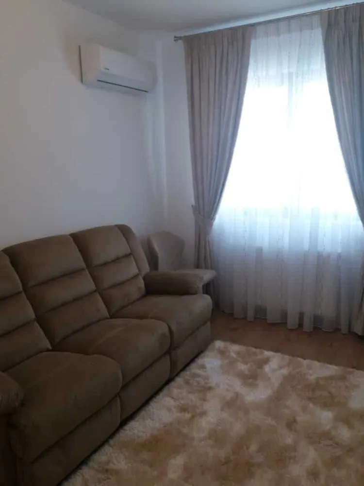 Apartament 3 camere Parc Carol ISG Rezidence - Apartament 3 camere Parc Carol ISG Rezidence , decomandat 80 mp an 2020 plus loc de parcare suprateran aflat in proprietate cu supraveghere video , apartamentul se vinde complet mobilat si utiliat cu electronice : centrala proprie , masina de spalat , 3 televizoare , 3 aere conditionate , hota , aragaz , cuptor , este situat in apropierea parcului Carol , In apropiere se afla unitati de invatamant , Colegiul eonomic Viilor , monetaria statului , magazine , mijloace transport in comun .