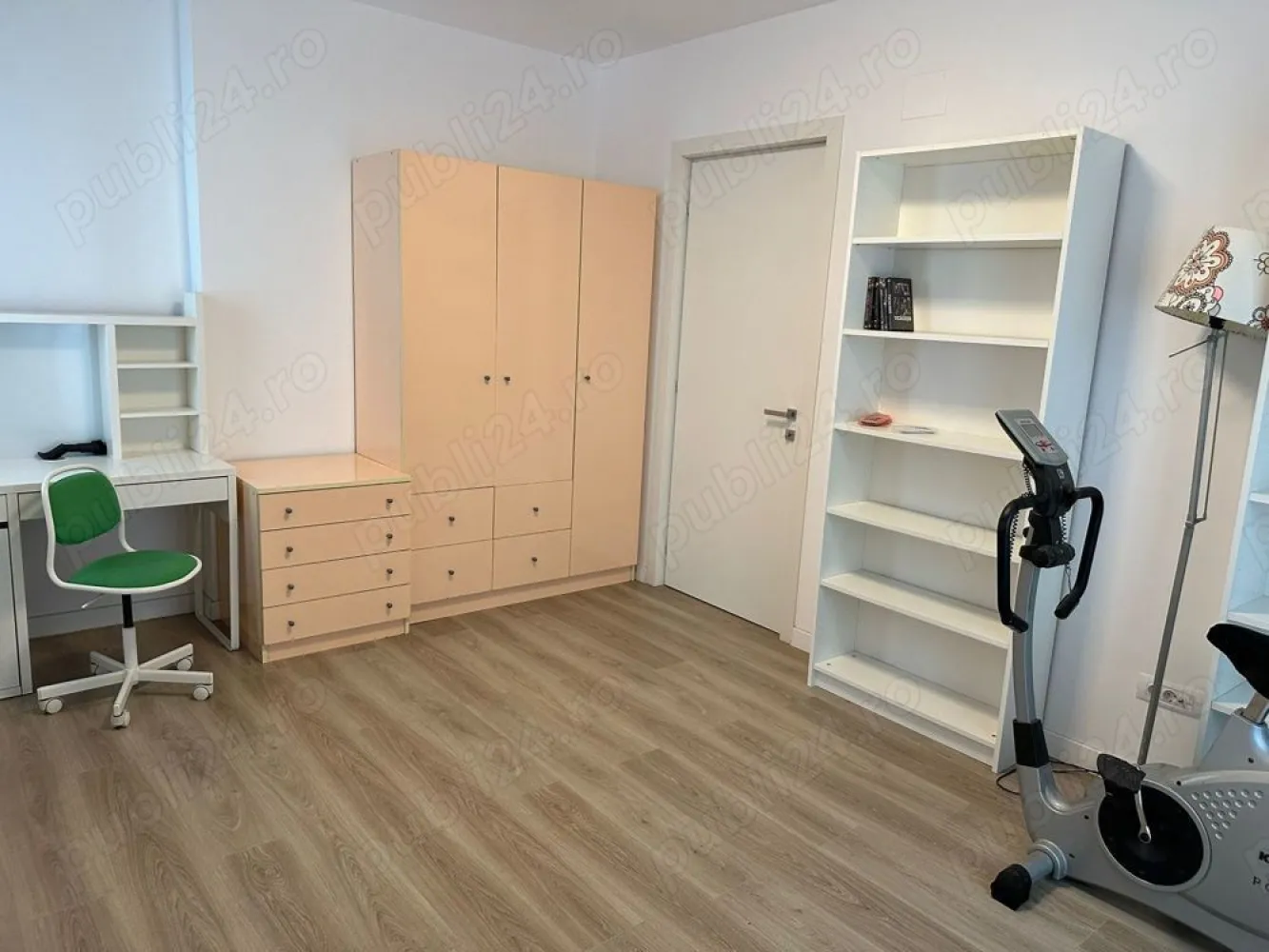Apartament 3 camere București zona de Nord - Ofer spre vânzare un apartament de 3 camere situat in sectorul 1, pe șoseaua Gheorghe Ionescu Sisesti, la doar 10 minute cu mașina fata de Arcul de Triumf și Mall Băneasa Shopping Citit.

Caracteristici principale ale proprietății:

3 camere de tip semidecomandat 
Bucătărie închisă 
2 bai 
2 balcoane 

Detalii tehnice :

Suprafața utilă : 88 mp
Etaj 2 din 10
An construcție imobil : 2019
Central termica proprie
Încălzire în pardoseală 
Tâmplărie termopan Veka Spectral Umbra 7 camere
Pentru mai multe informații și programarea unei vizionari nu ezitați să mă contactați .
Exclus agenții !