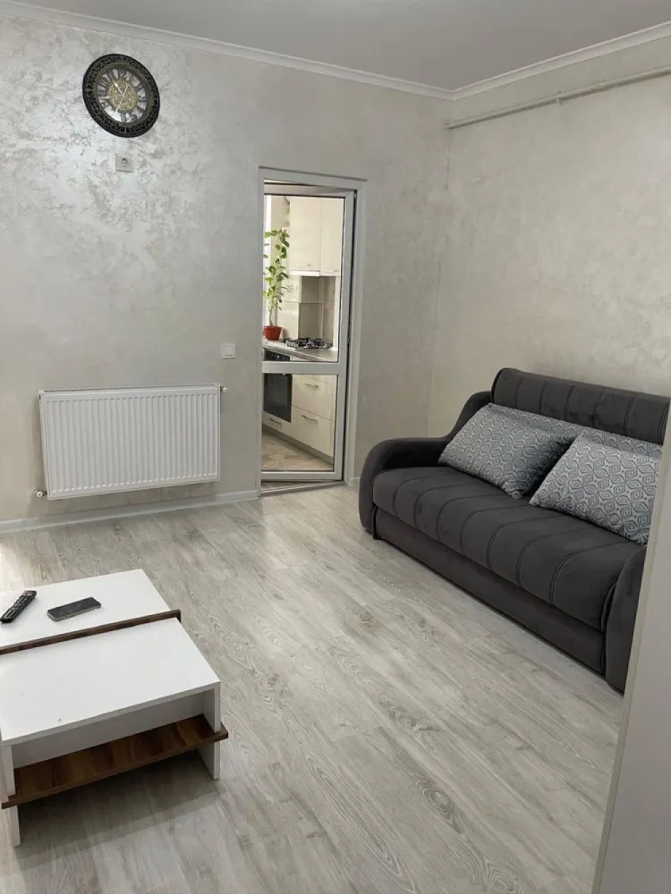 Garsoniera Mobilata si utilata complet, complex Avangarde City - De vanzare Garsoniera in Avangarde City strada Tineretului,Militari Residence.
Mobilata si utilata complet cu tot ce este nevoie. 
Se afla la parter inalt (etajul 1) mai exista un etaj sub, suprafata utila 30mp.
Pret 46.000€