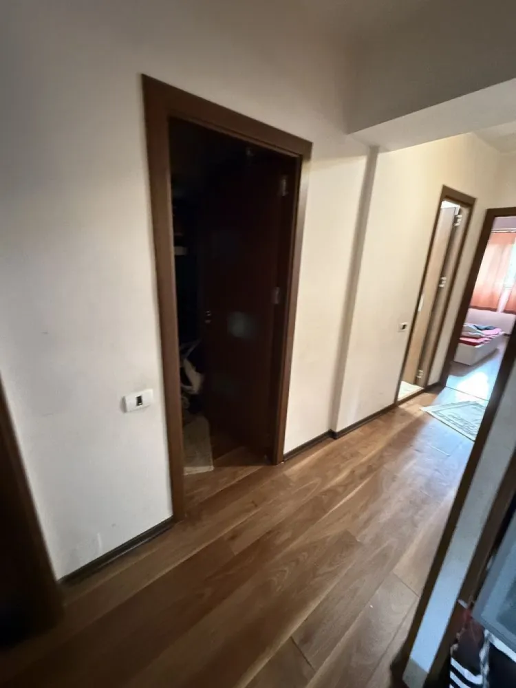 Apartament 4 camere Alexandru Obregia 35 mobilat utilat 100 mp. - Apartament 4 camere Alexandru Obregia 35 mobilat utilat 100 mp.
Are tot cei trebuie