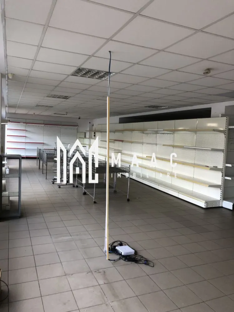 Spatiu comercial | VAD | Vitrina | Expunere | M. Viteazu - MAAC Imobiliare ca ofera spre inchiriere spațiu comercial in zona Mihai Viteazu - zona cu vad pietonal ,lângă se afla un minimarket -parcare mare -spațiul beneficiază de baie și birou -suprafața 126 mp -Închiriere pe termen lung ( minim 1 an) Pentru mai multe detalii specificatii telefonic ca ati vazut anuntul cu ID: CP2534756 }}