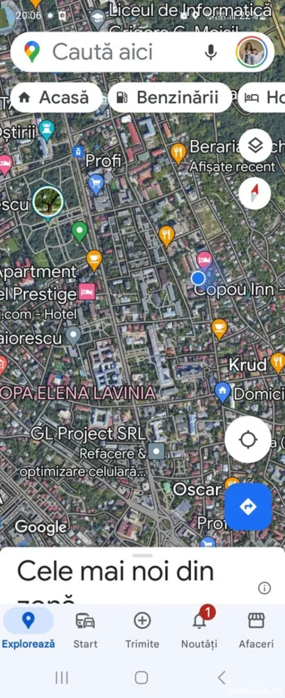 Proprietate de vanzare - Proprietate deosebita, în Copou, str. Lascar Catargi, în imediata vecinătate a ISU Iași, situată la aproximativ 300m de Universitatea Alexandru Ioan Cuza, 400m de Parcul Copou, Spitalul Clinic Parhon, Institutul Inimii, la 250 m de Institutul Regional de Oncologie, la 50m de Centrul de scrining al IRO. Proprietatea este compusa din aproximativ 700 mp de teren, clădire principala și clădire anexa cu suprafața utila totala de aproximativ 750mp, situată pe 4 nivele, cu posibilități de supraînălțate. Proprietatea funcționează ca hotel certificat de 3*, structurat în 15 camere de cazare, un penthaus și o sala de mese. Ca alte facilități exista senzori de fum, centrala de alarmare la efracție, sistem de supraveghere video HD, 2 contori monofazate și unul trifazat cu o putere instalata de 27 KW ora plus doua sisteme fotovoltaice de 6 KW h și 5kvh, separate, cu un total de 36 de panouri. Proprietatea se poate atât vinde cat și inchiria cu relatii la fata locului sau la telefon . Proprietatea este pretabila pentru activități comerciale gen clinica medicala, centru îngrijiri, grădiniță, școală, etc, spațiu de birouri sau alte activități, eligibile fonduri europene.
Preț final 1750000 euro cu posibilitate de achitare in 3 transe. Avans 50%.