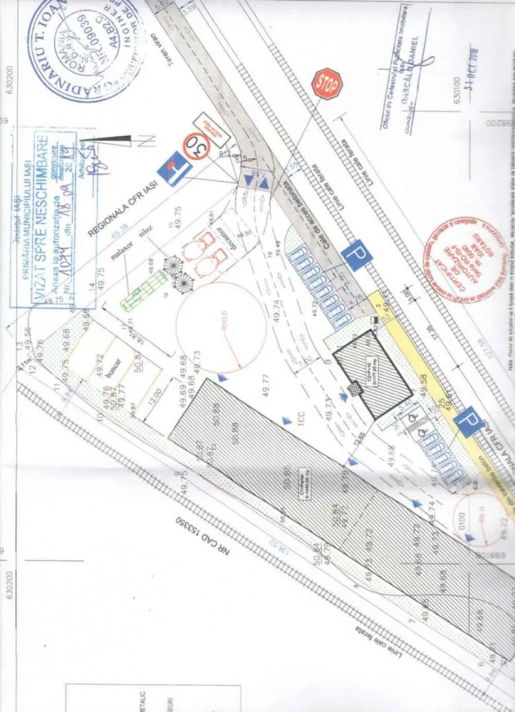 vand teren 5500 mp Iasi - Vand teren in suprafata de 5500 mp , situat intre calea ferata din spatele MITTAL STEEL (fosta Metalurgica), cu acces auto prin zona indistriala , spre Adimet , prin spatele Mittal Steel . Terenul este o platforma betonata 90% , imprejmuit cu gard de beton.Pe teren este construita o cladire noua de birouri in suprafata de 300 mp.Terenul are utilitati de la CFR , curent electric 70 KWsi apa curenta, iar gazul se afla la 200m.Momentan pe teren functioneaza o statie de betoane.
Pret negociabil 650000 euro.
Tel