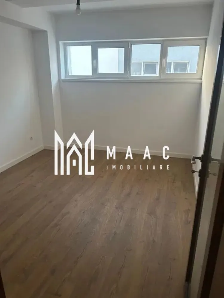KOGALNICEANU I Apartament 3 Camere I Decomandat I Etaj 3 I - De vânzare un apartament spațios și bine compartimentat, cu 3 camere, situat în zona Kogălniceanu, într-un imobil modern, cu lift și izolație fonică superioară. Proprietatea este amplasată la etajul 3 din 4 și oferă o suprafață utilă de 71 mp, plus un balcon generos de 12 mp. Compartimentare: 2 dormitoar Living spațios Bucătărie separată Baie Hol Balcon de 12 mp, accesibil din living Caracteristici: Suprafață utilă: 71 mp + balcon Etaj: 3 din 4 Bloc cu lift funcțional Izolație fonică – confort și liniște sporită Încălzire în pardoseală Construcție recentă Se vinde nemobilat și neutilat – perfect pentru amenajare după gustul tău Avantaje: Zonă bine cotată – Kogălniceanu, aproape de școli, clinici, magazine, mijloace de transport Apartament luminos, cu spații bine delimitate Clădire modernă, cu acces securizat Ideal pentru locuință de familie sau investiție Disponibil imediat Pentru mai multe detalii precizati telefonic ca ati vazut anuntul cu ID: CP2533765 }}
