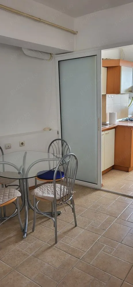 Vând apartament 2 camere ultracentral în Iași. - Apartamentul este localizat pe bdul A Panu, langa judecatoria Iasi, bloc 7 noiembrie, etaj 10, mobilat si utilat, curat, centrala termica, aer conditionat.