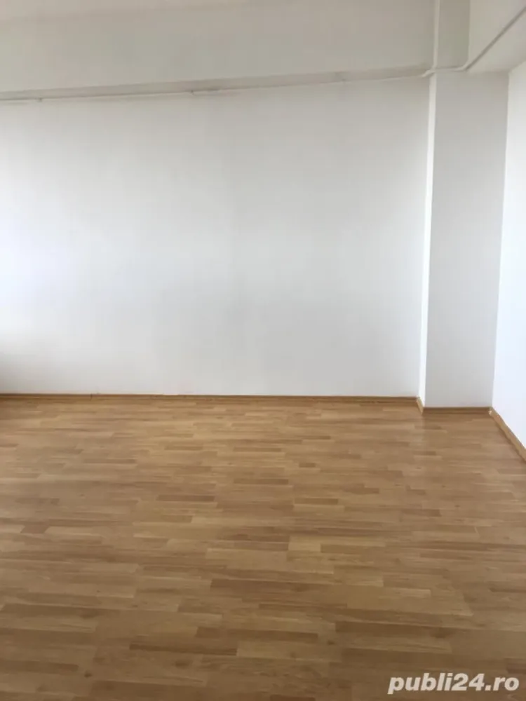 Apartament 4 camere, la 2 minute de Mega Mall, pret 99000 , particular - Apartament 4 camere, liber, decomandat, doua balcoane, doua grupuri sanitare, termopane, parchet, gresie, faianta, aer conditionat, an constructie 1978, langa Mega Mall, etaj 11, acte la zi, particular