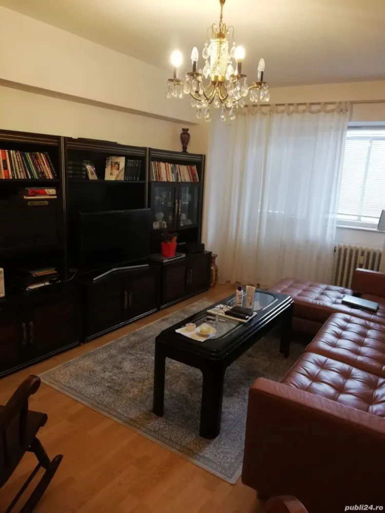 Proprietar, vând Apartament 4 camere Pache Protopopescu - Ferdinand - Proprietar, vând apartament de 4 camere ( Accept și schimb cu 2 3 camere), decomandat , etaj 1 10, bloc construit in 1984,rezistenta seismica la peste 8* sc Richter, 83 mp, vedere dubla, sunt 2 apartamente pe palier, imbunatatiri gresie, faianta , parchet laminat, ferestre termopan, glafuri marmura alba interior exterior. Anul viitor va fi reabilitat, este contorizat: apa, incalzire. Ideal ptr locuit spatiu de birouri cabinet medical, avocatura, cosmetica, etc. In zona sunt scoli generale , licee .deasemeni sunt mijloace de transport directe catre multiple zone precum Baneasa, Unirii, Universitate, Militari , Dr Taberei, metrou Iancului 5 min distanta; Vecinatati : Pache Protopopescu, Avrig, Mosilor, Obor, Mihai Bravu
 nu raspund la mesaje pe acest site , apelati daca exista interes .