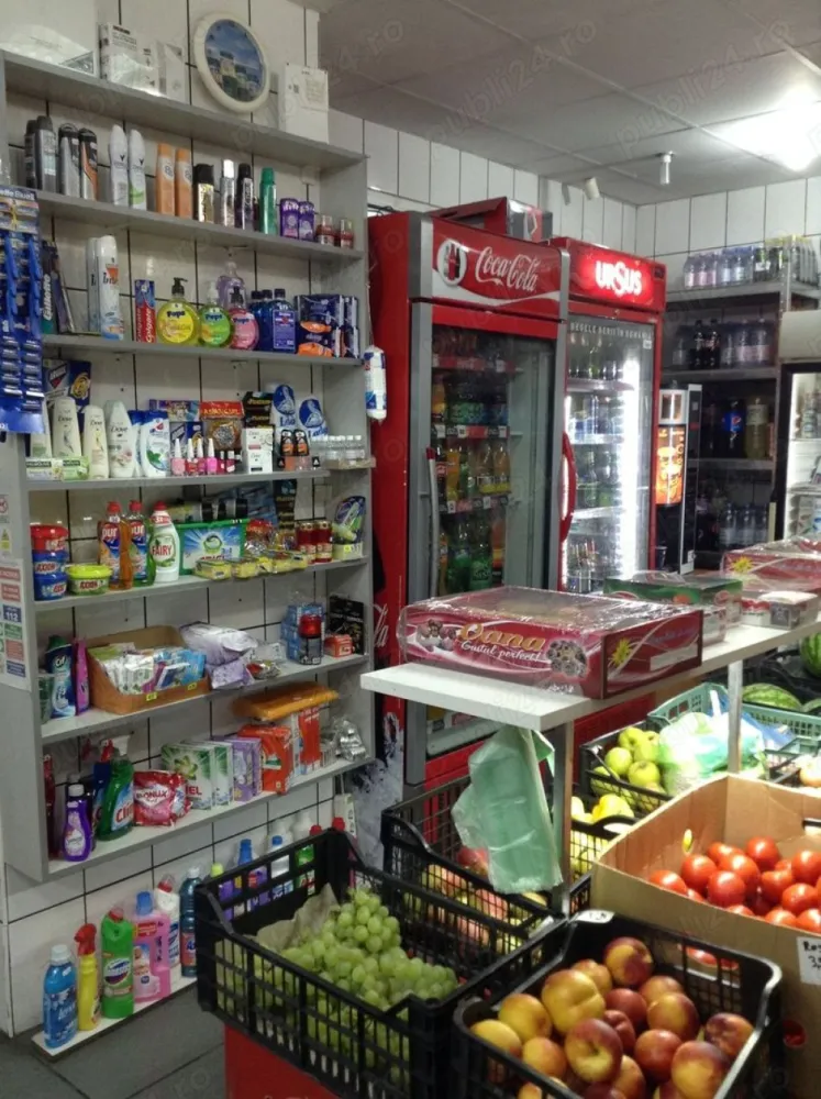 Cedez spatiu si afacere din mers pe bld. Liviu Rebreanu 6 - Minimarket cu societate sau fara. - Cedez afacere intr-un spatiu de 35 m2 situat pe bulevardul Liviu Rebreanu 6. Magazinul funbctioneaza de 16 ani si are toate autorizatiile si utilitatile necesare. Chiria este de 250 euro ( 1250 lei ). Spatiul se poate adapta la orice domeniu de activitate dorit. 
Cedarea spatiului cu toate investitiile si in functiune este de 10.000 euro.